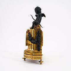 Pendule mit Amor auf Säule, 81034-15, Van Ham Kunstauktionen