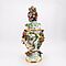 Meissen - Grosse Potpourri-Vase amp Sockel mit aufgelegten Blueten und Galanterie, 76859-1, Van Ham Kunstauktionen