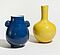 Zwei monochrome Vasen mit graviertem Drachendekor, 66861-8, Van Ham Kunstauktionen