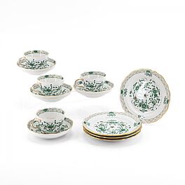 Meissen - Vier Kaffeegedecke mit Indianischen Blumen in gruen, 76682-17, Van Ham Kunstauktionen