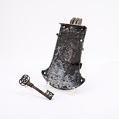 Sueddeutschland - Moebelschloss mit Schluessel, 81567-10, Van Ham Kunstauktionen