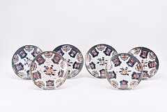 Sechs tiefe Teller Imari Dekor, 75318-32, Van Ham Kunstauktionen
