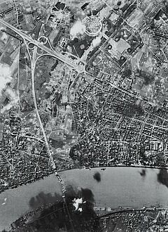 Gerhard Richter - BRIDGE 14 FEB 45 II, 60460-17, Van Ham Kunstauktionen