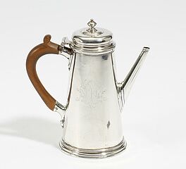 London - George II Kaffeekanne mit Wappengravur, 66033-15, Van Ham Kunstauktionen