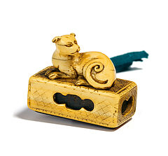 Hako-netsuke mit liegendem Hund obenauf, 66362-106, Van Ham Kunstauktionen