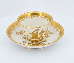 Meissen - Koppchen und Untertasse mit Goldchinesen, 73258-2, Van Ham Kunstauktionen