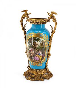 Frankreich - Grosse Vase mit Tuerkisfond Parkszene und Bronzemontierungen, 78079-13, Van Ham Kunstauktionen