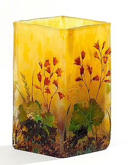 Daum Freres - Kleine Vierkantvase mit Wiesenblumen, 58570-1, Van Ham Kunstauktionen