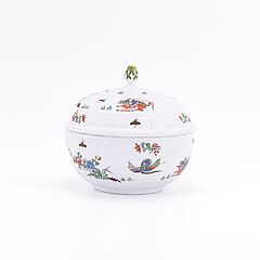Meissen - Kleine Deckelterrine mit Chii-lin-Dekor, 76821-16, Van Ham Kunstauktionen