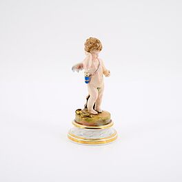 Meissen - Amor hinter dem Ohr kratzend, 81589-3, Van Ham Kunstauktionen