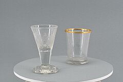 Pokalglas und gravierter Becher mit Goldrand, 75372-65, Van Ham Kunstauktionen