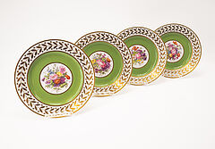 Sevres - 4 Teller mit gruenem Fond und Blumenbouquets, 75378-5, Van Ham Kunstauktionen