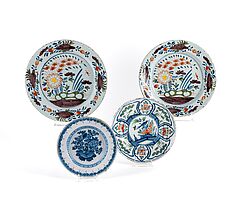 Frankreich und Delft - Gruppe von 15 Tellern Platten und Schalen, 75971-7, Van Ham Kunstauktionen