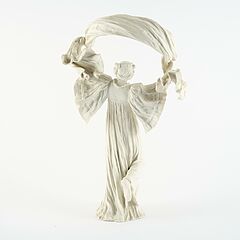 Sevres - Grosse Figur Tanzendes Maedchen mit Schaerpe, 81699-1, Van Ham Kunstauktionen