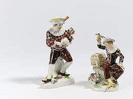 Meissen - Harlekin mit Vogelbauer und Harlekin mit Mops aus der Commedia dellArte, 75074-26, Van Ham Kunstauktionen
