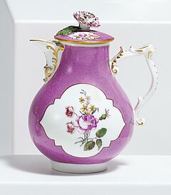 Meissen - Purpurfond Kaennchen mit Blumenmalerei, 81741-8, Van Ham Kunstauktionen