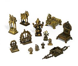 Dreizehn kleine Kult-Bronzen, 66656-7, Van Ham Kunstauktionen