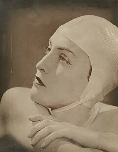 Man Ray - Meret Oppenheim in Bathing Cap, 82008-1121, Van Ham Kunstauktionen