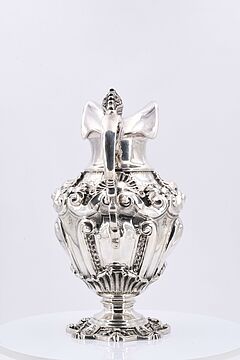 Lissabon - Praechtige Kanne mit kraeftigem Reliefdekor, 75315-11, Van Ham Kunstauktionen