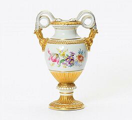 Meissen - Schlangenhenkelvase mit Blumendekor, 56009-2, Van Ham Kunstauktionen