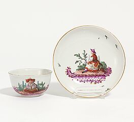 Hoechst - Tasse und Untertasse mit Chinoiserien, 73185-28, Van Ham Kunstauktionen