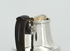 Paris - Vierteiliges Kaffee- und Teeservice mit Granatapfelknaeufen, 69591-123, Van Ham Kunstauktionen