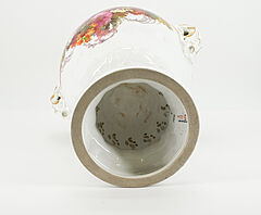 KPM - GROSSE AUFSATZVASE MIT BLUMENDEKOR, 75664-2, Van Ham Kunstauktionen