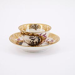 Meissen - Koppchen mit Unterschale mit Camaieumalerei in Schwarzlot und Purpur, 81741-17, Van Ham Kunstauktionen