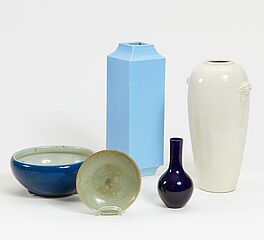 Drei Vasen und zwei Schalen, 65331-4, Van Ham Kunstauktionen
