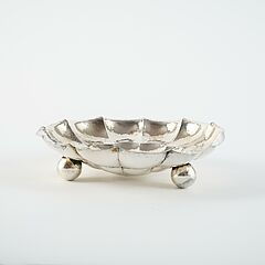 Alexander Sturm - Runde Anbietschale mit martellierter Oberflaeche, 81950-3, Van Ham Kunstauktionen