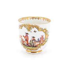 Meissen - Tasse mit Chinoiserien und indianischen Blumen, 77931-11, Van Ham Kunstauktionen