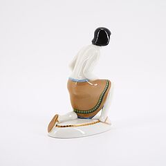 KPM - Kniender Aegypter mit Perlen aus dem Hochzeitszug, 81385-1, Van Ham Kunstauktionen