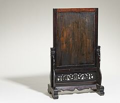 Tisch-Stellschirm mit Shoulao und Dienerknabe, 66656-14, Van Ham Kunstauktionen