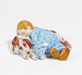Meissen - Kind auf einem Hund liegend, 74087-34, Van Ham Kunstauktionen
