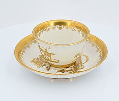 Meissen - Koppchen und Untertasse mit Goldchinesen, 73258-2, Van Ham Kunstauktionen