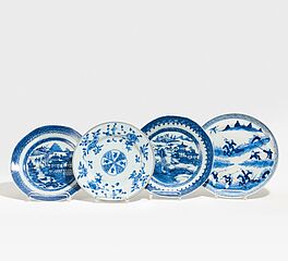 Vier blau-weisse Teller, 62333-12, Van Ham Kunstauktionen