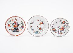 Meissen - Gruppe von 8 Objekten mit Kakiemondekor, 76821-26, Van Ham Kunstauktionen