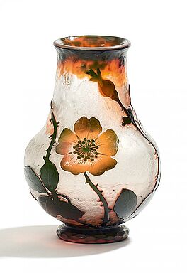 Daum Freres - Gebauchte Vase mit Wildrosendekor, 60121-78, Van Ham Kunstauktionen