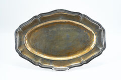 Verschiedene Herkunft ua Deutschland - Grosse ovale Platte fuenf Flaschenuntersetzer und ein rundes Schaelchen, 75466-15, Van Ham Kunstauktionen