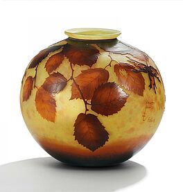 Daum Freres - Kugelfoermige Vase mit Haselnusszweigen, 64084-29, Van Ham Kunstauktionen