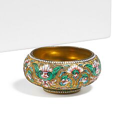 Russland - Runde Salzschale mit rosefarbenen Blueten, 80693-4, Van Ham Kunstauktionen