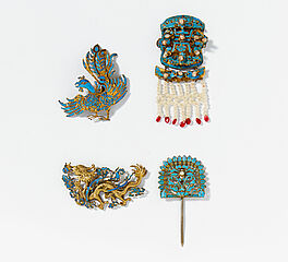 Vier Teile Haarschmuck mit Eisvogelfedern, 66315-3, Van Ham Kunstauktionen