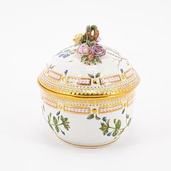 Royal Kopenhagen - 18 Teile aus einem Speiseservice Flora Danica, 79057-2, Van Ham Kunstauktionen