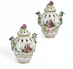 KPM - Paar Potpourrivasen mit galanten Szenen, 56049-32, Van Ham Kunstauktionen