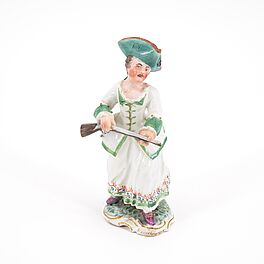 Frankenthal - Kleine Figur einer Jaegerin mit Flinte und Dreispitz, 77074-6, Van Ham Kunstauktionen