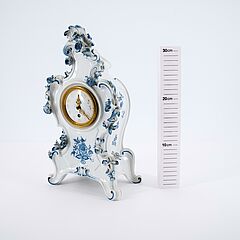 Meissen - Uhrengehäuse 'Zwiebelmuster', 80854-19, Van Ham Kunstauktionen