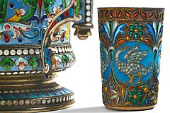 Pavel Sazikov - Teeglashalter mit feinem Cloisonnedekor auf himmelblauem Fond, 80693-1, Van Ham Kunstauktionen