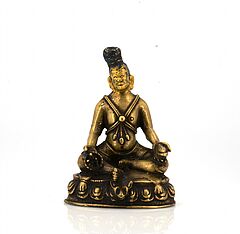 Mahasiddha sitzend mit Gebetskette und Kapala, 66857-13, Van Ham Kunstauktionen