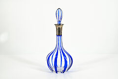 Verschiedene Herkunft ua Deutschland - Frauenfigur mit Schirm Stengelglas zwei Karaffen, 73200-2, Van Ham Kunstauktionen