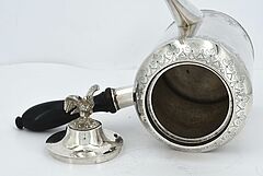 Frankreich - Grosse Kaffeekanne mit Adlerzier und seitlichem Griff, 70447-15, Van Ham Kunstauktionen